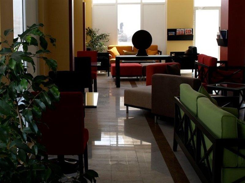 Midan Hotel Suites มัสกัต ภายนอก รูปภาพ