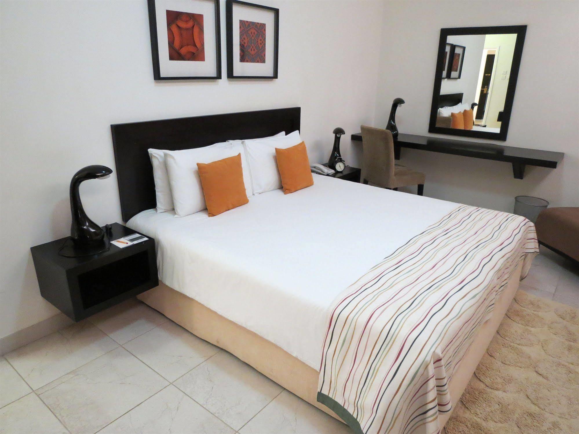 Midan Hotel Suites มัสกัต ภายนอก รูปภาพ