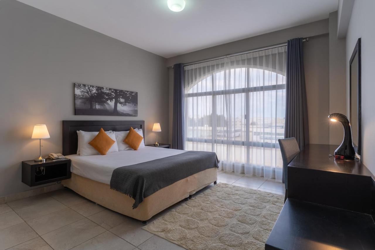Midan Hotel Suites มัสกัต ภายนอก รูปภาพ